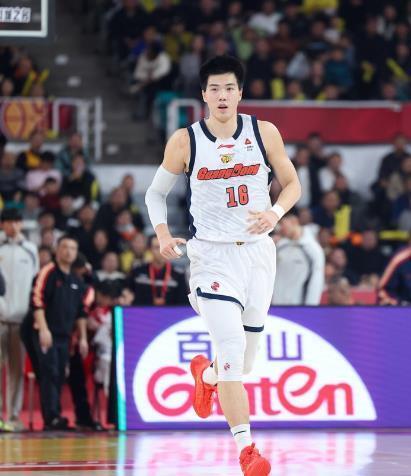 世界杯高清直播-排队道歉！广东新援用表现回应质疑 5分钟砍10+8太强悍